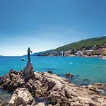 2 Bedroom Cozy In Casa vacanze Ičići