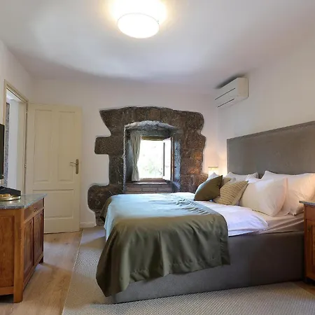 2 Bedroom Cozy In * Ičići