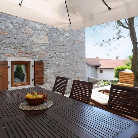 펜션 2 Bedroom Cozy In Ičići